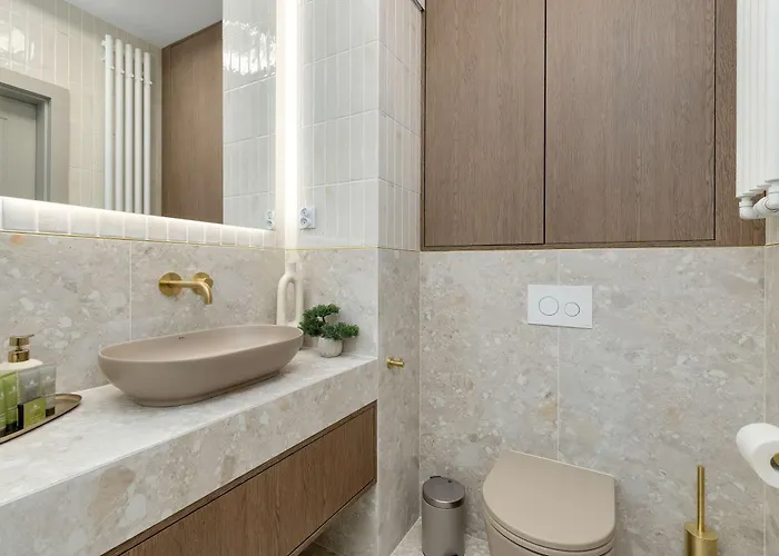 Daire Luxury With Parking And Air Conditioning In By Renters Prestige