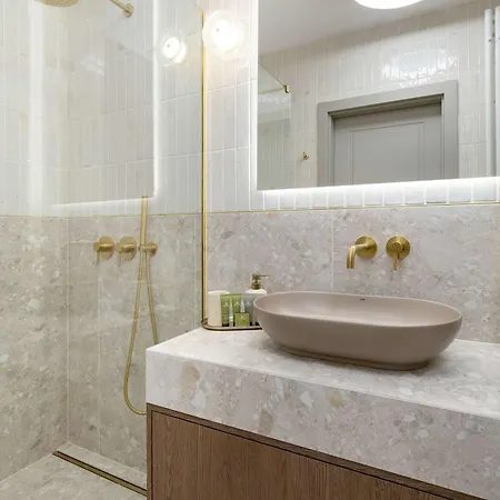 Luxury With Parking And Air Conditioning In By Renters Prestige