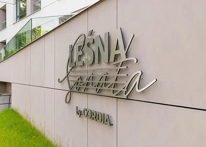 Luxury With Parking And Air Conditioning In By Renters Prestige Apartment *