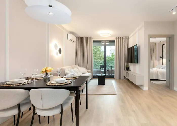 Apartment Luxury With Parking And Air Conditioning In By Renters Prestige